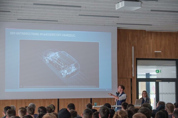 Vortrag moderne Antriebsarten – ein Vergleich der Systeme bei der BMW Group – HTL Anichstraße